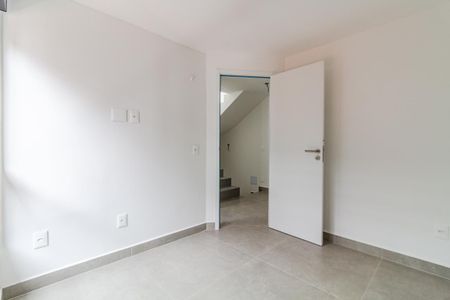 Casa de condomínio à venda com 256m², 3 quartos e 3 vagasQuarto 2