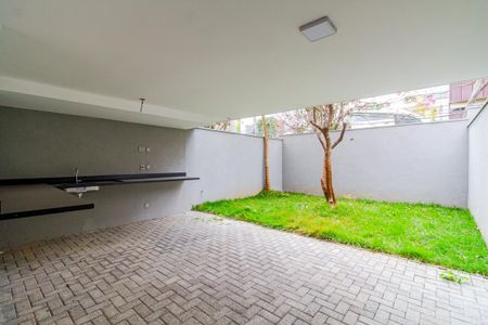 Casa de condomínio à venda com 256m², 3 quartos e 3 vagasQuintal