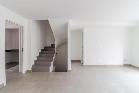 Casa de condomínio à venda com 256m², 3 quartos e 3 vagasSala