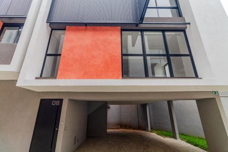 Casa de condomínio à venda com 225m², 3 quartos e 3 vagasFachada