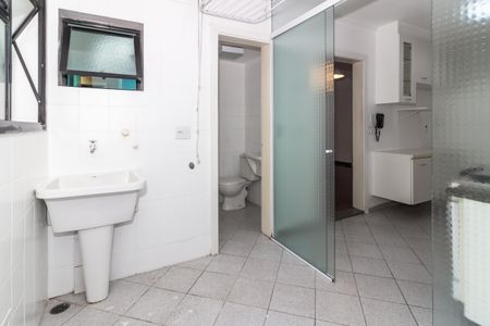 Apartamento à venda com 117m², 3 quartos e 2 vagas Apartamento à venda com 117m², 3 quartos e 2 vagasÁrea de Serviço