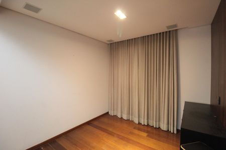Apartamento à venda com 112m², 4 quartos e 2 vagasSala de TV