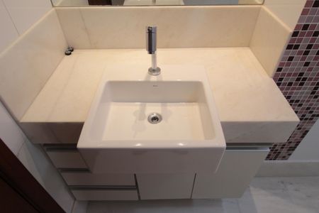 Apartamento à venda com 112m², 4 quartos e 2 vagasBanheiro Social