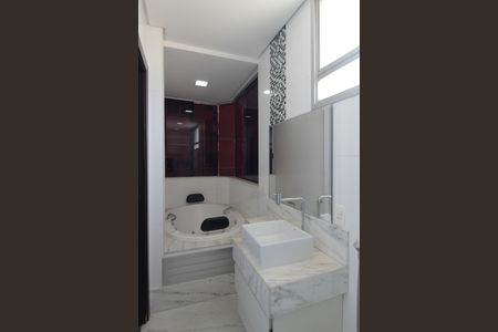 Apartamento à venda com 112m², 4 quartos e 2 vagasBanheiro da Suíte