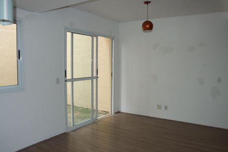 Sala de casa de condomínio para alugar com 3 quartos, 100m² em Parque Rincao, Cotia