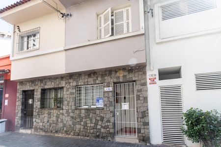 Casa à venda com 136m², 4 quartos e sem vaga Casa à venda com 136m², 4 quartos e sem vagaFachada
