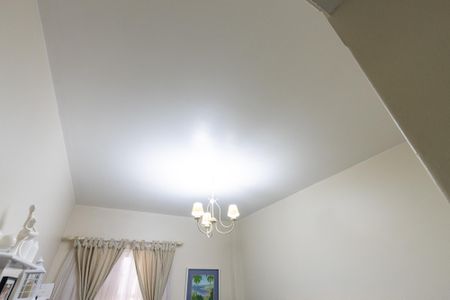 Casa à venda com 136m², 4 quartos e sem vaga Casa à venda com 136m², 4 quartos e sem vagaQuarto