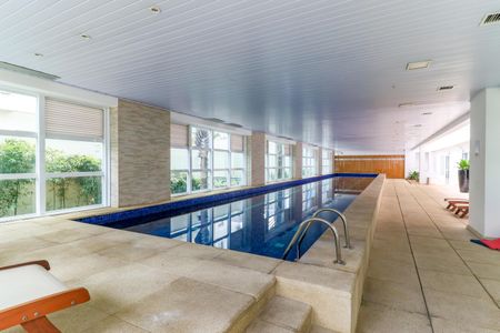 Apartamento à venda com 74m², 2 quartos e 2 vagasÁrea comum - Piscina