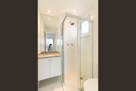 Apartamento à venda com 74m², 2 quartos e 2 vagasBanheiro da Suíte 2