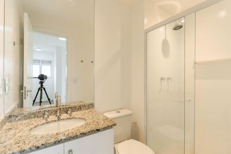 Apartamento à venda com 74m², 2 quartos e 2 vagasBanheiro da Suíte 1