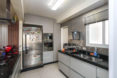 Apartamento para alugar com 122m², 3 quartos e 2 vagas Apartamento para alugar com 122m², 3 quartos e 2 vagasCozinha