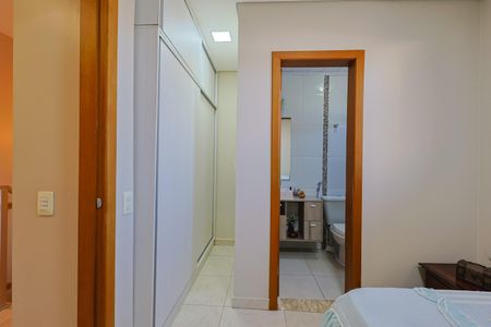 Apartamento à venda com 130m², 3 quartos e 2 vagas Apartamento à venda com 130m², 3 quartos e 2 vagasSuíte