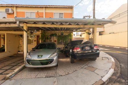 Casa de condomínio à venda com 200m², 2 quartos e 2 vagasFachada