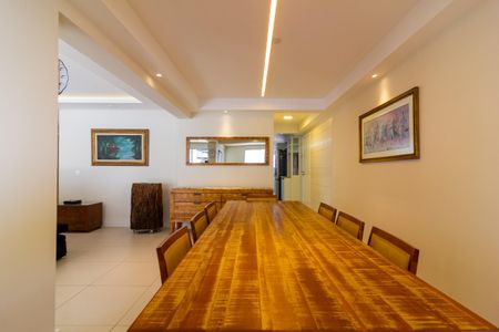 Apartamento à venda com 236m², 3 quartos e 4 vagas Apartamento à venda com 236m², 3 quartos e 4 vagasSala de Jantar