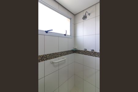 Apartamento à venda com 236m², 3 quartos e 4 vagas Apartamento à venda com 236m², 3 quartos e 4 vagasBanheiro da Suíte 1