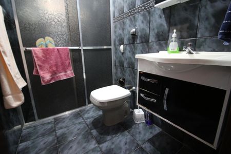 Casa à venda com 111m², 3 quartos e 6 vagasBanheiro 2