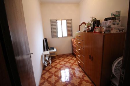 Casa à venda com 111m², 3 quartos e 6 vagasQuarto 2