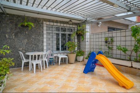 Casa à venda com 250m², 3 quartos e 2 vagasTerraço