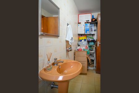 Casa à venda com 250m², 3 quartos e 2 vagasEdícula - Banheiro