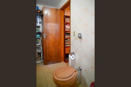 Casa à venda com 250m², 3 quartos e 2 vagasEdícula - Banheiro