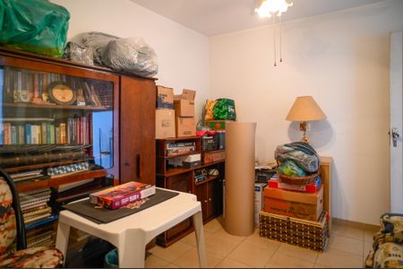 Casa à venda com 250m², 3 quartos e 2 vagasEdícula - Quarto