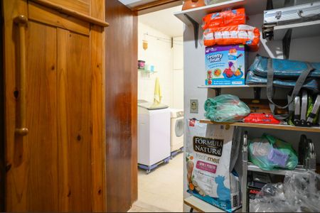 Casa à venda com 250m², 3 quartos e 2 vagasQuarto de Serviço