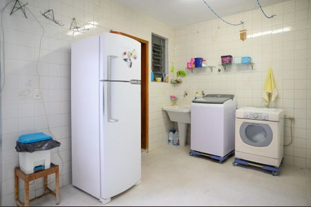 Casa à venda com 250m², 3 quartos e 2 vagasÁrea de Serviço