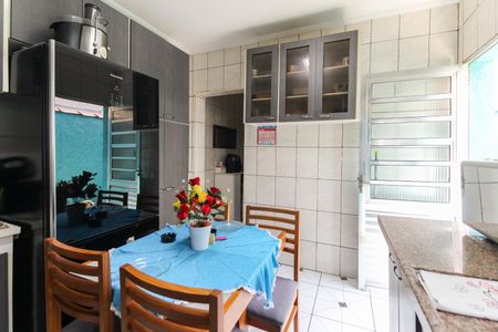 Casa à venda com 207m², 2 quartos e 3 vagas Casa à venda com 207m², 2 quartos e 3 vagasCozinha