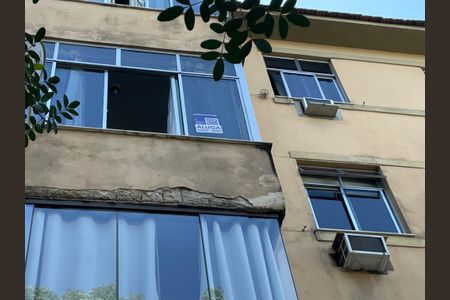 Apartamento à venda com 70m², 2 quartos e 1 vaga Apartamento à venda com 70m², 2 quartos e 1 vagaFachada