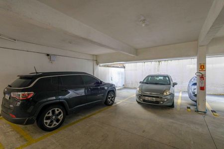 Apartamento à venda com 89m², 3 quartos e 2 vagas Apartamento à venda com 89m², 3 quartos e 2 vagasÁrea Comum Garagem