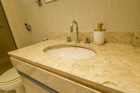 Apartamento à venda com 89m², 3 quartos e 2 vagas Apartamento à venda com 89m², 3 quartos e 2 vagasBanheiro da Suíte