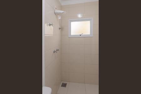 Casa de condomínio para alugar com 250m², 4 quartos e 2 vagas Casa de condomínio para alugar com 250m², 4 quartos e 2 vagasBanheiro da Suíte 1