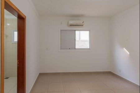 Casa de condomínio para alugar com 250m², 4 quartos e 2 vagas Casa de condomínio para alugar com 250m², 4 quartos e 2 vagasSuíte 1