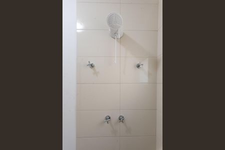 Casa de condomínio para alugar com 250m², 4 quartos e 2 vagas Casa de condomínio para alugar com 250m², 4 quartos e 2 vagasBanheiro da Suíte 1