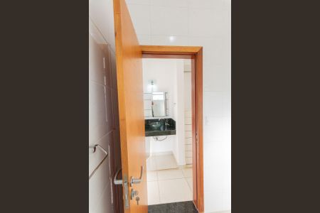 Casa de condomínio para alugar com 250m², 4 quartos e 2 vagas Casa de condomínio para alugar com 250m², 4 quartos e 2 vagasBanheiro da Suíte 2 e 3