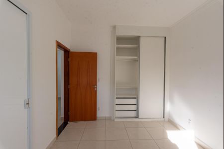 Casa de condomínio para alugar com 250m², 4 quartos e 2 vagas Casa de condomínio para alugar com 250m², 4 quartos e 2 vagasSuíte 2