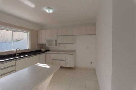 Casa de condomínio para alugar com 250m², 4 quartos e 2 vagas Casa de condomínio para alugar com 250m², 4 quartos e 2 vagasCozinha