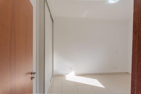 Casa de condomínio para alugar com 250m², 4 quartos e 2 vagas Casa de condomínio para alugar com 250m², 4 quartos e 2 vagasSuíte 2
