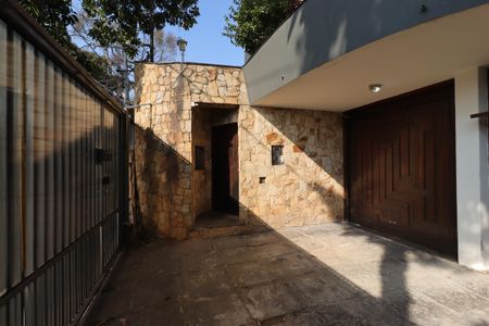 Casa à venda com 328m², 4 quartos e 4 vagasEntrada da Garagem