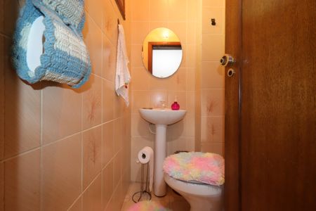 Casa à venda com 328m², 4 quartos e 4 vagasLavabo