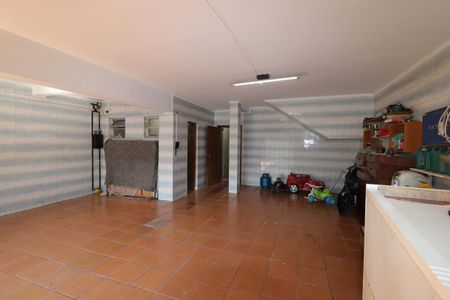 Casa à venda com 328m², 4 quartos e 4 vagasGaragem