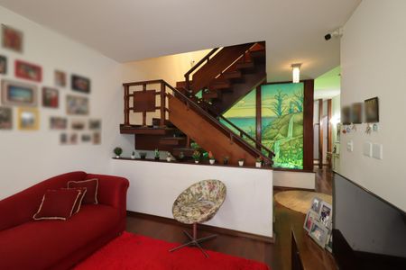 Casa à venda com 328m², 4 quartos e 4 vagasSala de TV 2