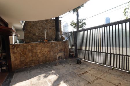 Casa à venda com 328m², 4 quartos e 4 vagasEntrada da Garagem