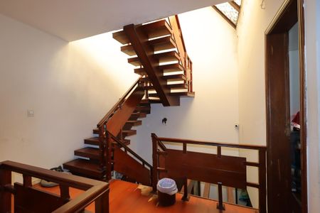 Casa à venda com 328m², 4 quartos e 4 vagasEscada