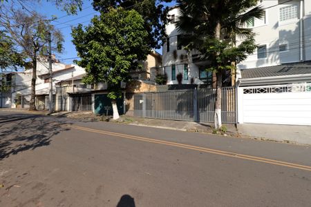 Casa à venda com 328m², 4 quartos e 4 vagasFachada