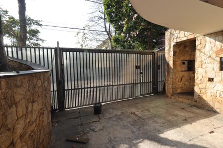 Casa à venda com 328m², 4 quartos e 4 vagasEntrada da Garagem