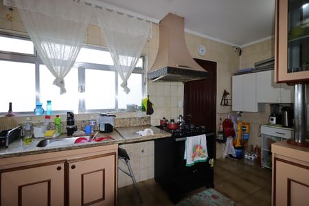 Casa à venda com 328m², 4 quartos e 4 vagasCozinha