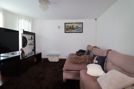 Casa à venda com 328m², 4 quartos e 4 vagasSala de TV 1