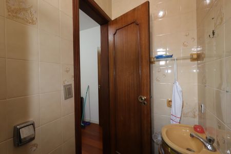 Casa à venda com 328m², 4 quartos e 4 vagasBanheiro da Suíte 1