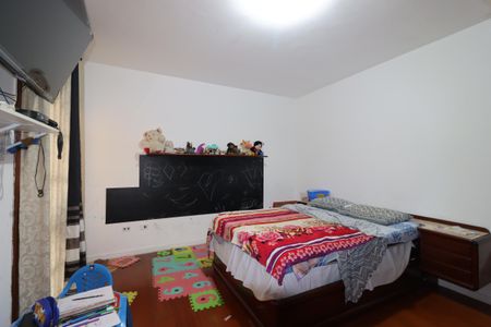 Casa à venda com 328m², 4 quartos e 4 vagasSuíte 3